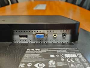 Monitor LED 24" Full HD 1080p 5 ms HDMI Categoria A Philips 246V5L — miniatura 2