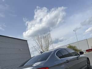 BMW Seria 5 520d xDrive, 2.0 Diesel, 190 CP, cutie automată, an 2017 — miniatura 3