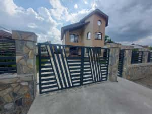 Garduri Porti si balustrade din fier,BETON si aluminiu ,tabla TRAFORATA ,sipca Jaluzea , Mobila , scandura WPC — miniatura 4