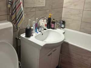 vand apartament 2 camere — miniatura 5