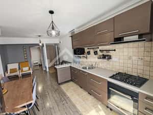 Apartament cu 2 camere+nisa de dormit, balcon, parcare, Str.Florilor
