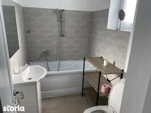 Biharia-Baneasa 3camere parter cu curte si loc parcare — miniatura 5