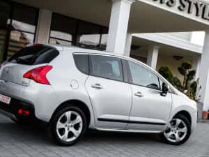 Peugeot 3008 benzina automat — miniatura 4