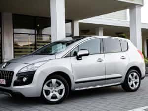 Peugeot 3008 benzina automat — miniatura 10