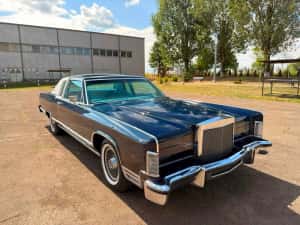 Lincoln Continental TownCoupe 1976 — miniatura 3