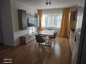 Inchiriez apartament 3 camere