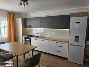 Inchiriez apartament 3 camere — miniatura 3