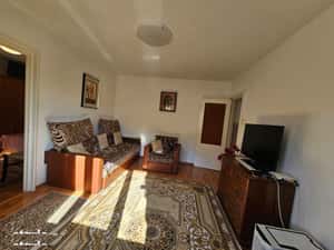 Apartament 3 camere, gaze, parcare și poziție excelentă