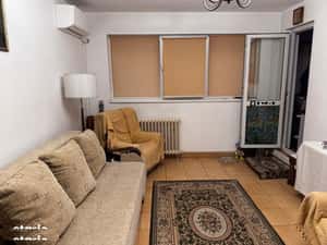 Proprietar - închiriez apartament 2 cam.- balcon generos — miniatura 2