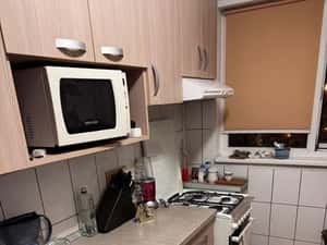Proprietar - închiriez apartament 2 cam.- balcon generos — miniatura 4
