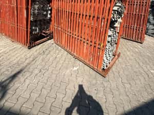 Vand 1000mp schela uzata stare excelenta