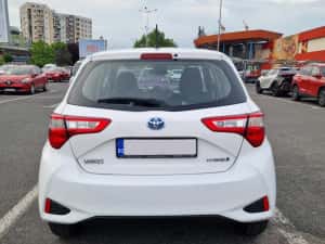 Toyota Yaris hibrid — miniatura 4