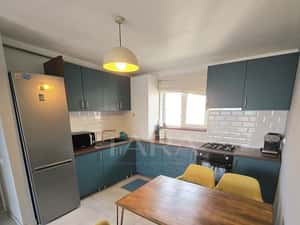 Apartament 3 camere modern cu parcare, zona Terra.