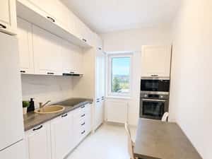 Apartament cu o camera plus parcare, Central, etaj 5, 41mp, 400 euro — miniatura 6