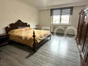 Apartament la casa 4 camere pivnita curte privata zona Lazaret Sibiu — miniatura 4