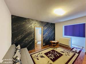 Apartament 3 camere mobilat - balcon - etaj 3 - Zona Rahovei, Sibiu