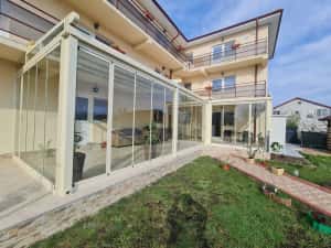 Închideri terase și balcoane cu sticlă securizată | Pergole retractabile și estimare rapidă online – Glassmart