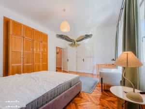 Apartament superb si spatios situat in cladire istorica/Central — miniatura 1