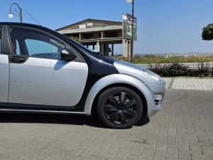 Mașina smart forfour — miniatura 3