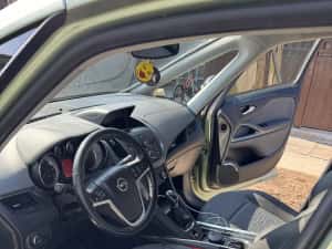 Opel Zafira  Tourer — miniatura 4