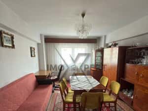 Apartament 4 camere, etaj intermediar, Calea Floresti