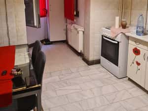 Vand apartament zona Piața Centrală si Facultatea de Educație Fizică — miniatura 6