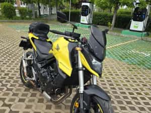 Honda hornet 750 2023 — miniatura 8