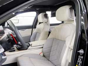 BMW Seria 7 (G70) M760e (571 CP) Plug-in Hybrid xDrive Steptronic — miniatura 3
