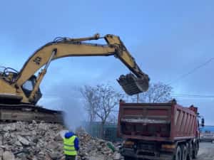 Nisip sort pamant piatra balast demolari moloz moluz balaegar — miniatura 2