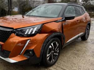 Peugeot 2008 GT 2022 1.2B 79.000km Avariat/Usor Avariat/Avariate — miniatura 3