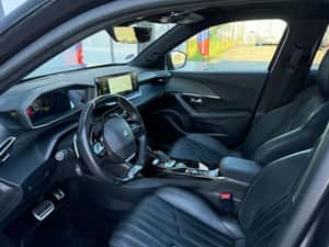 Peugeot 2008 GT Line 1.2i 130cp Automat — miniatura 6