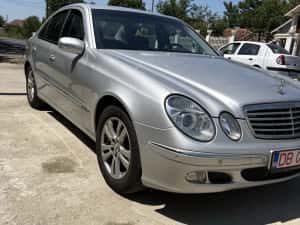 Vand Mercedes W 211 E class/150 cai/recent adusa din Olanda — miniatura 5