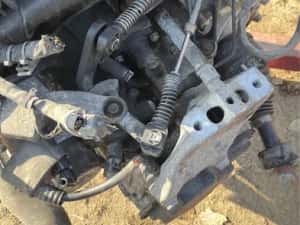 Cutie viteze volkswagen golf 6 2.0 5 trepte piese dezmembrari — miniatura 2