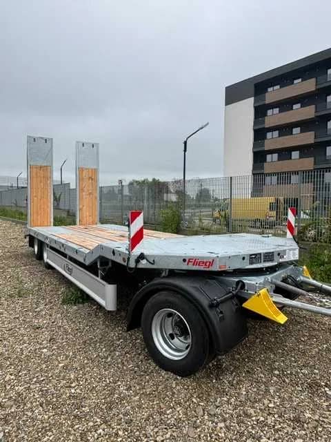 Remorca trailer fix 3 axe cu rampe transport utilaje Fliegl DTS 300 — fotografie 1 din 10