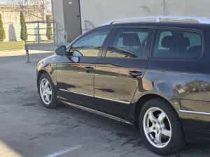 Volkswagen Passat 2010 Rline 1,6 tdi euro 5 Acte la zi — miniatura 4