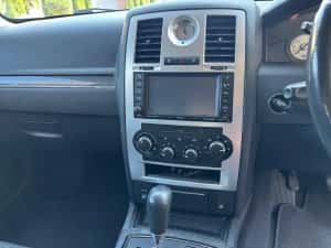 Chrysler 300C 3.0 CRD V6 Automat – Berlină Executive de Lux — miniatura 5