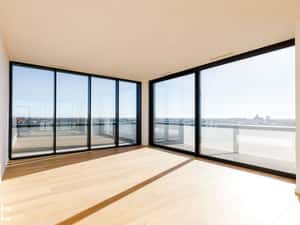 Penthouse amplasat pe 2 niveluri, spatii vitrate generoase, Complexul