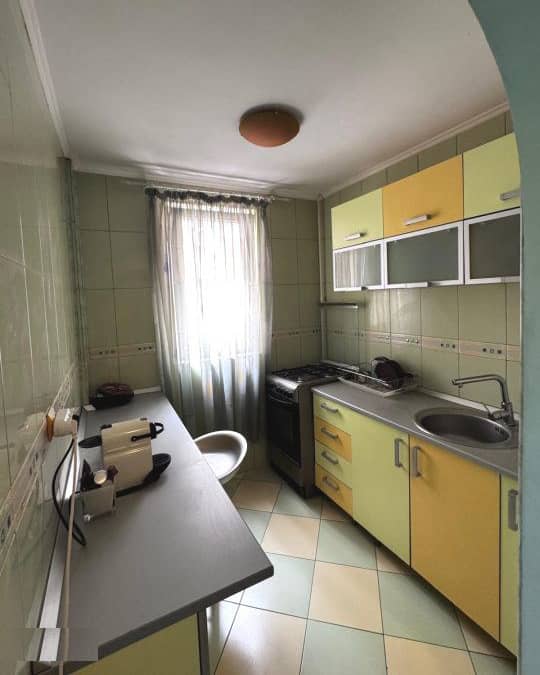 De inchiriat 2 camere 50 mp Bld Brancoveanu + parcare, 390 euro — fotografie 1 din 6