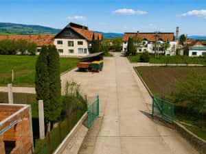 FILM! Complex agrozootehnic cu traditie, echipat + pretios potential multiplu — miniatura 10