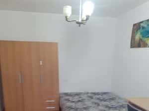 Inchiriez apartament1 camera zona centrala — miniatura 3