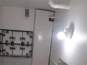 Inchiriez apartament1 camera zona centrala — miniatura 5