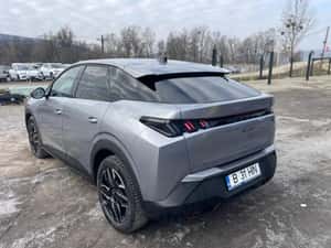 Peugeot 3008 Hybrid4 2024 – SUV hibrid, tracțiune fata — miniatura 3