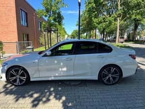 BMW 320 Automată 184 HP Benzină 2024 — miniatura 2