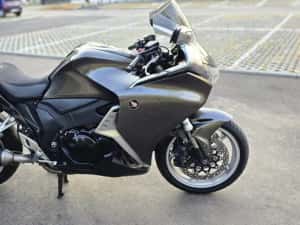 Honda VFR 1200 F — miniatura 3