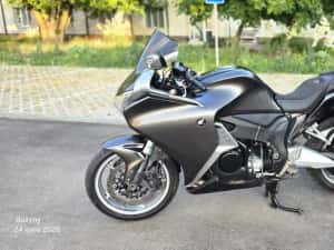Honda VFR 1200 F — miniatura 9