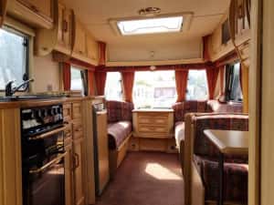Rulota Swift Abbey Spectrum, An 1999, 2 axe, 2 zone dormit, Boiler gaz, Cabina dus — miniatura 6
