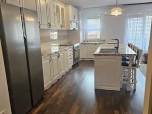 Închiriez apartament premium, 3 camere, garaj, lângă Coresi/ Tractorul