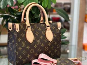 Geanta Louis Vuitton Noua !!! Dimensiuni 25/20 !!! — miniatura 4
