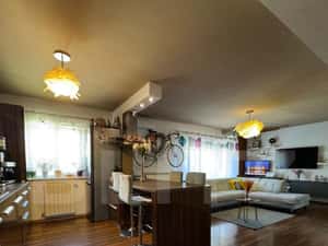 Apartament 3 camere, 77 mp, 2 bai, etaj 1, parcare, Sub Cetate — miniatura 5
