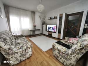 Apartament 4 camere, 115 mp + 2 balcoane, parter, Radauti — miniatura 3